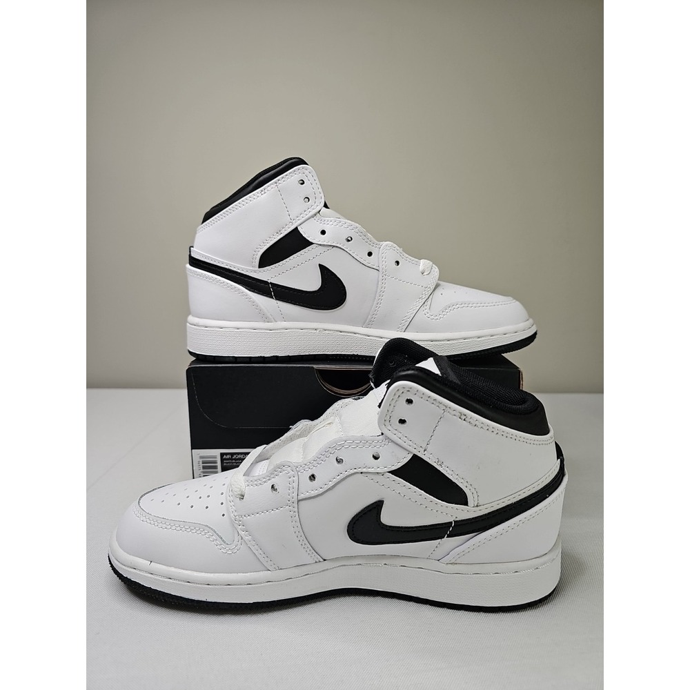 Size 4Y 5.5W - Nike Air Jordan 1 Mid 'Reverse Panda' DQ8423-132 Brand New - Picture 2 of 10